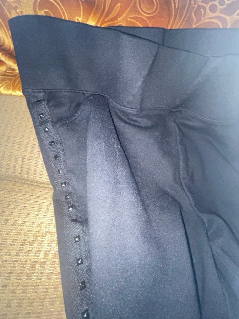 Torrid Pixie pants with pockets size 3R
Pet friendly home